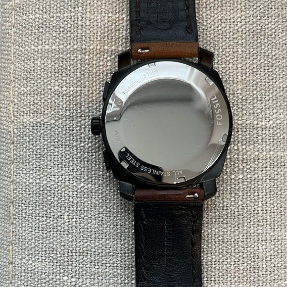 Fossil Men’s Leather Watch (Chronograph and Date) - Picture 11 of 15